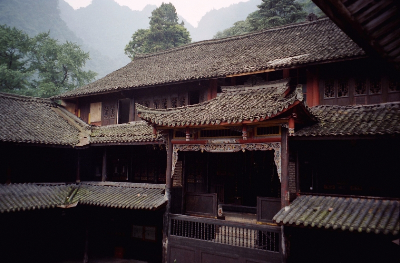Hongchun Ping monastery, Sichuan China 1.jpg - Hongchun Ping monastery